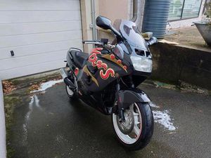 HONDA CBR1000F SC24 SEBRING AUSPUFFANLAGE, VIEL ZUBEHÖR, BASTLER
