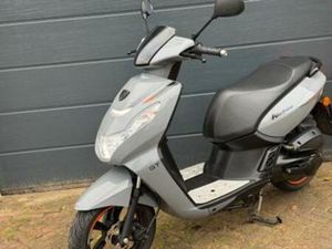 PEUGEOT KISBEE GT 2023 - NETTE SCOOTER! — SCOOTERS | PEUGEOT — MARKTPLAATS