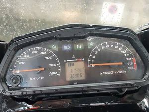 HONDA VARADERO 125 - 11 KW CANTON TESSIN -