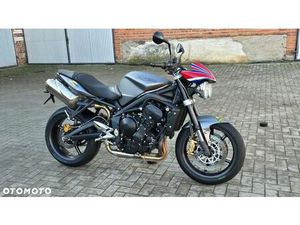 TRIUMPH STREET TRIPLE