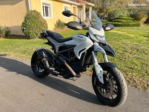 DUCATI HYPERSTRADA 821 - EXCELLENT ÉTAT