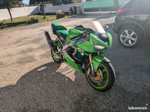 KAWASAKI ZX6R