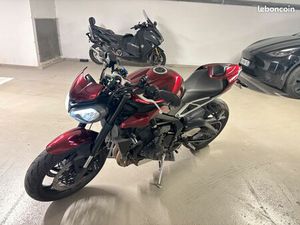 TRIUMPH STREET TRIPLE 765 R