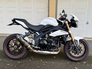 TRIUMPH 1050 SPEED TRIPLE