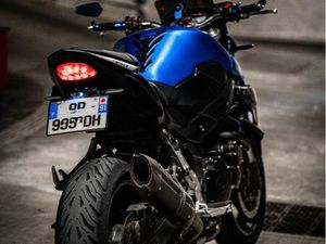 SUZUKI GSR 750 NOIR/BLEU