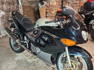 SUZUKI GSX 600 F
