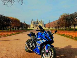 SUZUKI GSX8-R - 3200 KM VEND OU ÉCHANGE