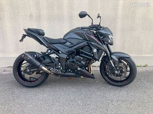 SUZUKI GSXS 750 FULL BLACK