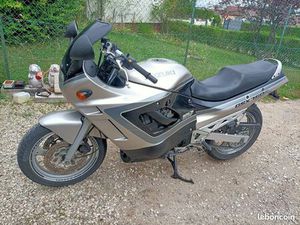 SUZUKI GSXF 750 FUTUR YOUNGTIMER