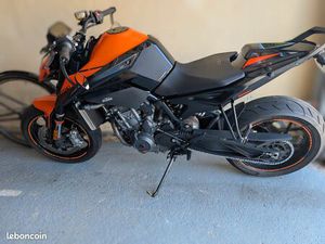 KTM DUKE 890