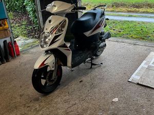VENDS SCOOTER 50 CC