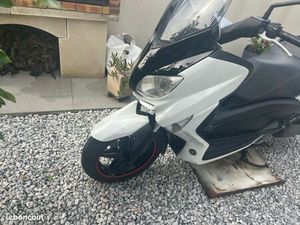 XMAX 250