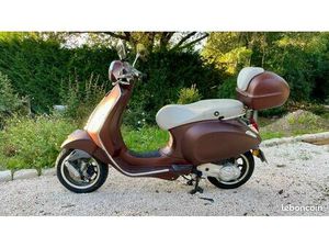 PIAGGIO VESPA PRIMAVERA 50 4T MODÈLE “COLLECTION 50E ANNIVERSAIRE” AVEC RÉVISION ET CT