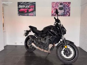 YAMAHA MT-07 PERMIS A2 47,5 CV TECH BLACK EDITION / IDÉAL JEUNES PERMIS 47,5 CV ( A2 )