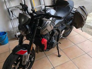 TRIUMPH TRIDENT 81CV ANNÉE 2024 12500KM PREMIÈRE MAIN