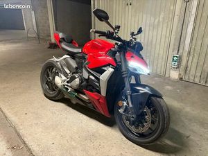 DUCATI STREETFIGHTER V2