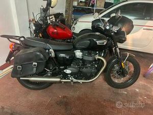 TRIUMPH BONNEVILLE T100
