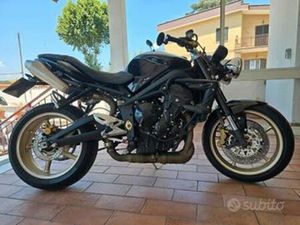 TRIUMPH STREET TRIPLE R LEO VINCE