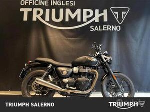 TRIUMPH STREET TWIN 900