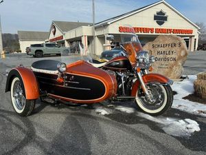 2023 HARLEY-DAVIDSON® HIGHWAY KING WITH VINTAGE ICON SIDECAR FLHFB HI-FI ORANGE/BIRCH WHITE