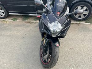 SUZUKI GSXR →