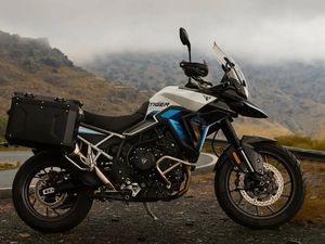 TRIUMPH TIGER 900 ALPINE EDITION *BEGRÄNSAD UTGÅVA* • 2026