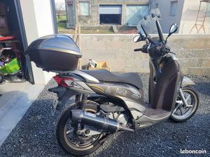 HONDA SH 300 SCOOTER
