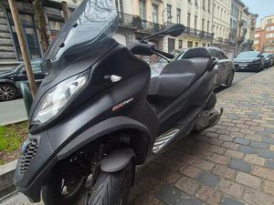 ② SCOOTER MP3 PIAGGIO 500CM3