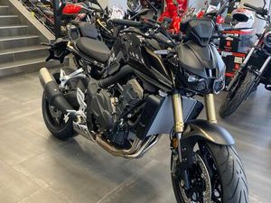 DÉSTOCKAGE DE NOEL, MOTO QJ MOTOR SRK 800 DARK