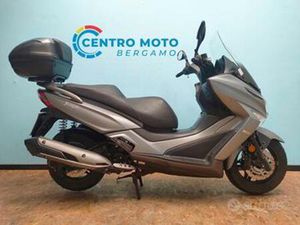 KYMCO X-TOWN 300 I CON ABS E BAULETTO IN TINTA
