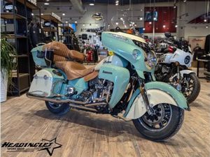 2017 INDIAN MOTORCYCLE ROADMASTER // WILLOW GREEN OVER IVORY CRE