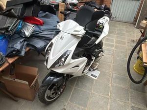 VERKAUFE EINE PEUGEOT JETFORCE