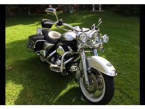 HARLEY-DAVIDSON ROAD KING