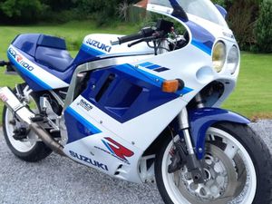 89 GSXR 1100 IN IMMACULATE CONDITION