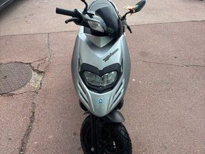 ? PIAGGIO TYPHON 50 2T – TRÈS BON ÉTAT