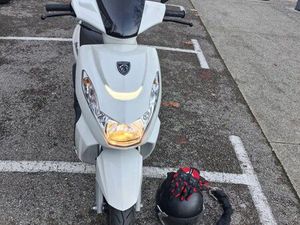 SCOOTER PEUGEOT