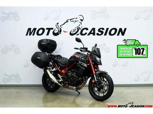 HONDA - CB 750 HORNET