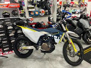 HUSQVARNA - 701 ENDURO