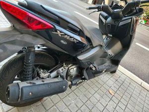 YAMAHA - XMAX 250
