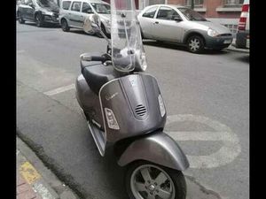 ② VESPA GT 125 CC ANNÉE 2005