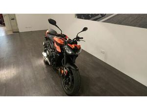 TRIUMPH STREET TRIPLE R A2 GARANTIE BIS 03.2029