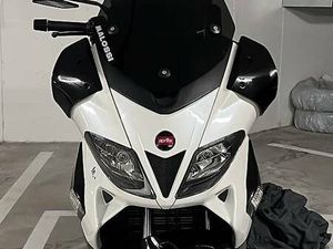 APRILIA SR MAX 300 I.E AB MFK 13000 KM CANTON ZURICH -