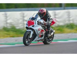 ? SUZUKI GSX-R 1000 K8 LUCKY STRIKE ?