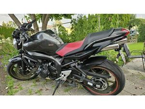 YAMAHA FZ6