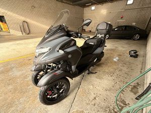 YAMAHA TRICITY 300 SPACEGREY/ 2200 KM/ MIT TOPCASE/ TOP ZUST