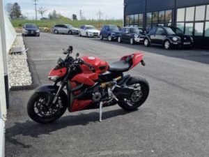 DUCATI STREETFIGHTER V2