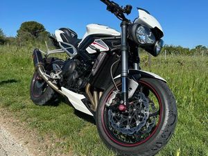 TRIUMPH STREET TRIPLE RS