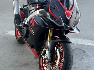APRILIA RSV4 1100 →