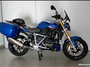 BMW R1250R ?TOUTES OPTIONS ?+ VALISES + POIGNÉES ET SELLE CHAUFFANTES +AKRAPOVIC +CHARGEUR TÉLÉPHONE