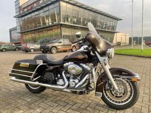 HARLEY-DAVIDSON FLHTC STREETGLDE LIMITED (BJ 2011) — MOTOREN | HARLEY-DAVIDSON — MARKTPLAATS